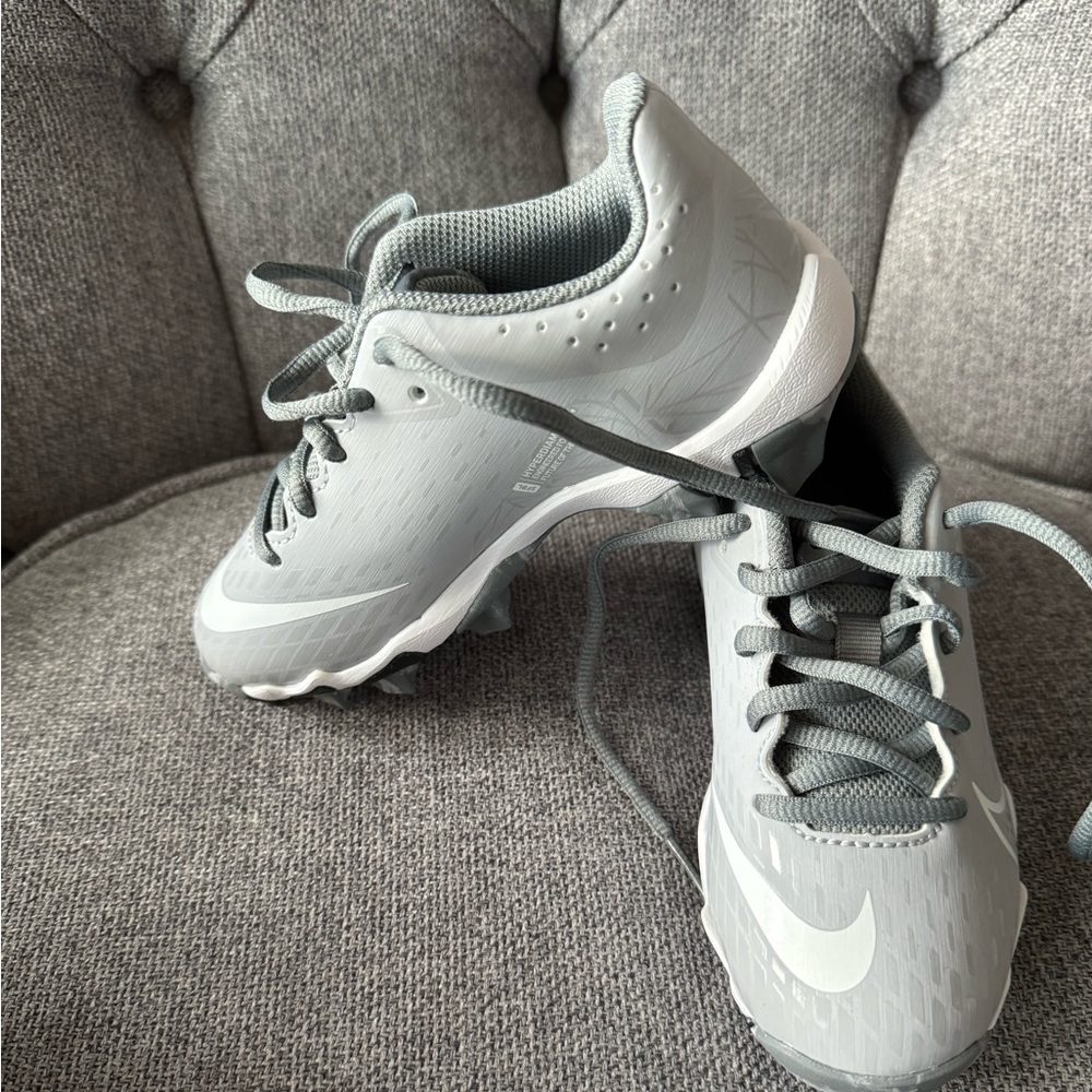 Kids (girls) size 12 Nike Softball Cleats - BRAND NEW IN BOX!